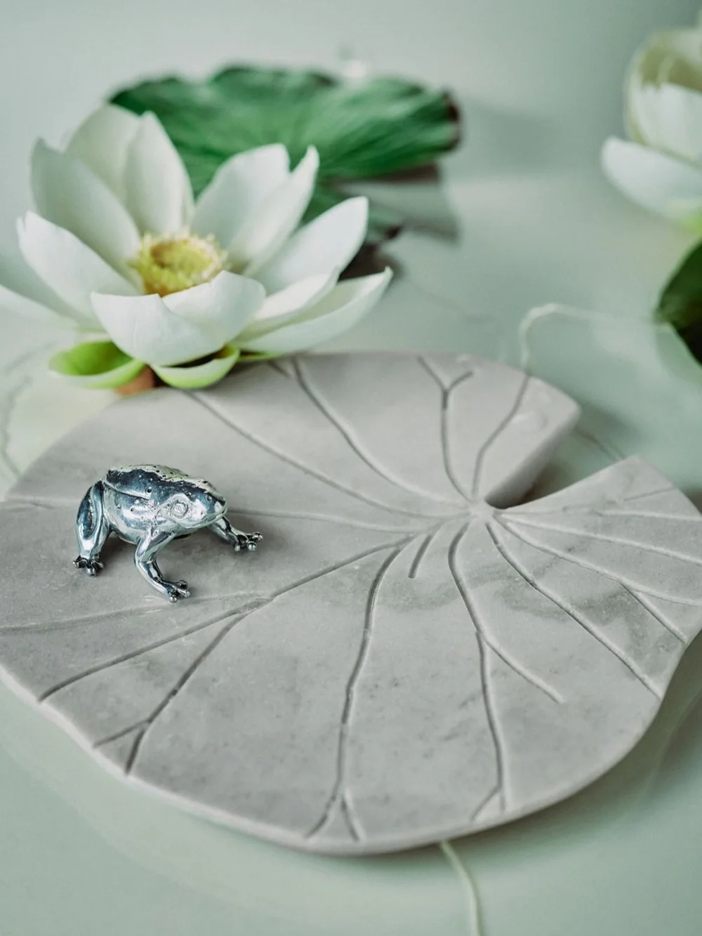 Lily Pad Marble Cheeseboard